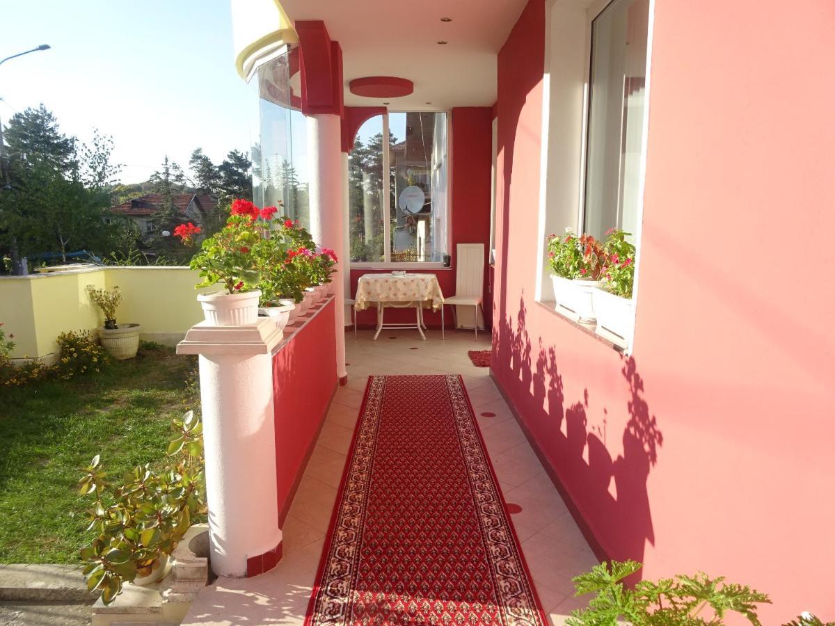 Стаи За Гости Ве-Бо-Ли** Bankya Exterior foto